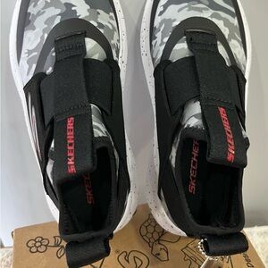 Skechers Kids Black & Gray Camo Slip-On Athletic Sneakers size US-12